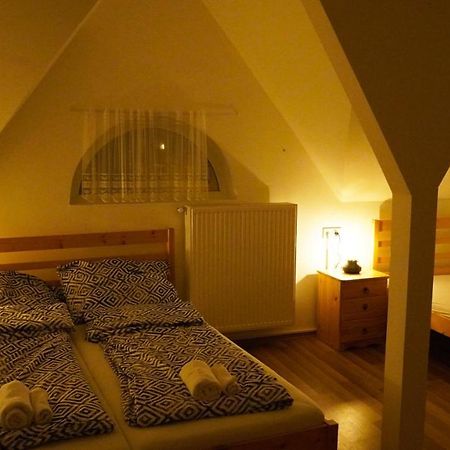 Pajkos Poni Vendeghaz Hotel Miskolc Bagian luar foto